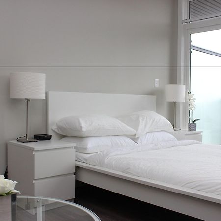 Atlas Suites- Furnished Apartments-College Street, Торонто Екстериор снимка
