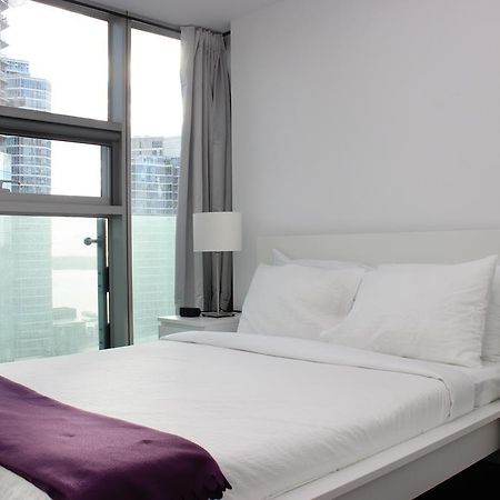 Atlas Suites- Furnished Apartments-College Street, Торонто Екстериор снимка