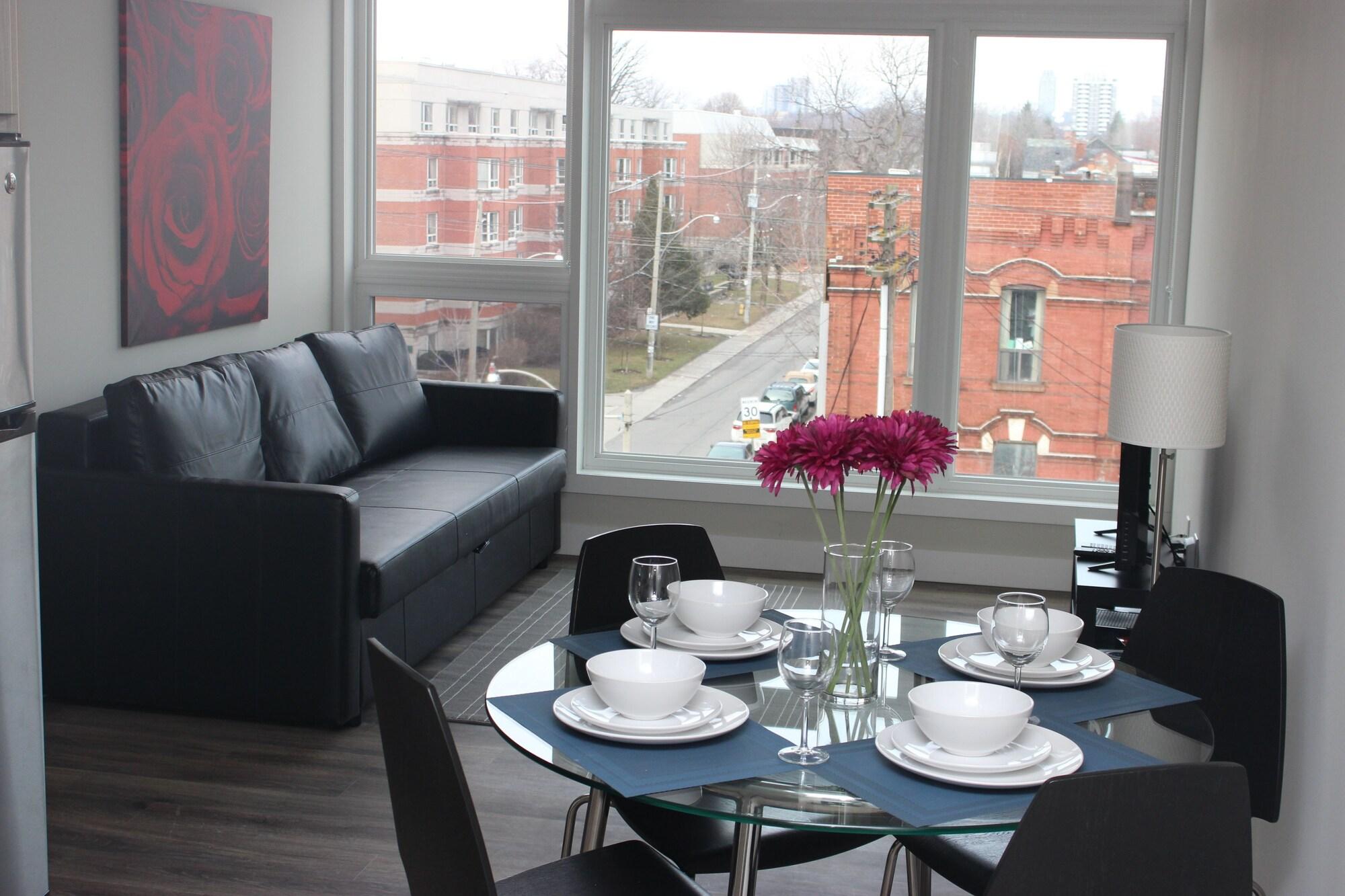 Atlas Suites- Furnished Apartments-College Street, Торонто Екстериор снимка