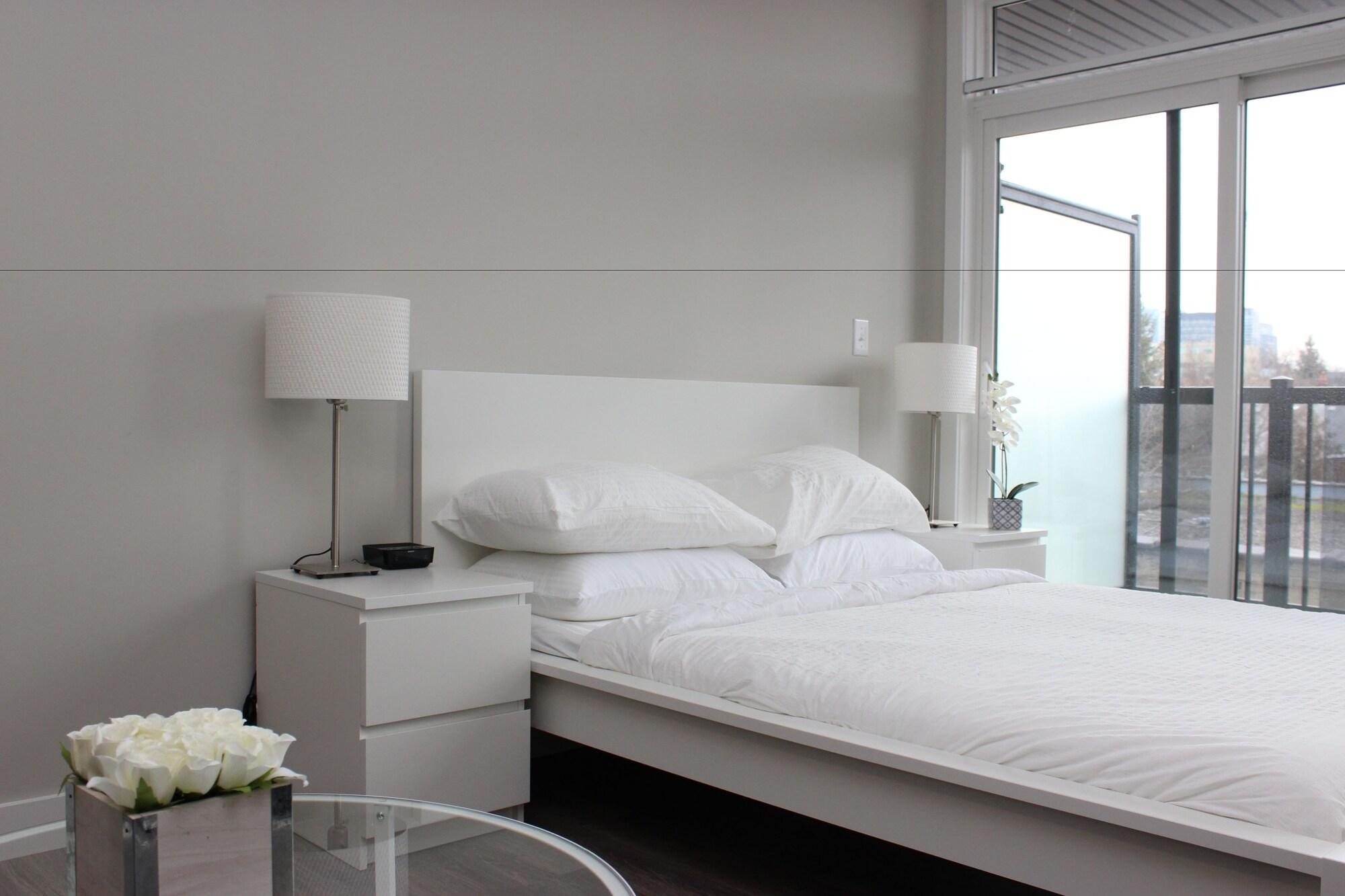 Atlas Suites- Furnished Apartments-College Street, Торонто Екстериор снимка